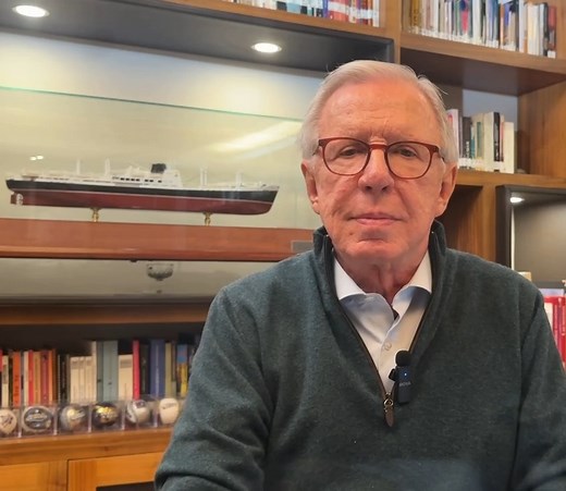 ¿Y el exgobernador Carlos Merino? Les recuerdo que hizo un reconocimiento público al líder de “La Barredora”, Hernán Bermúdez Requena. Más en lopezdoriga.com | Joaquín López-Dóriga