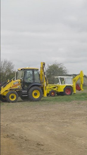 Drag race: JCB 3C vs 3CX