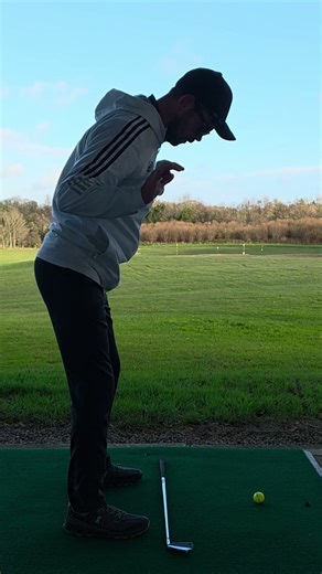 Alignment check for straight shots ⛳️ #golf #golftips #golffix #fairwayfinder #golfforbeginners