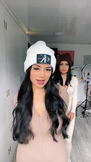 Engaging Hand Gestures and Movements Tutorial