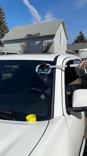 This @windshield.wow uses magnets to clean the inside and outside of your windshield at the same time•It comes with some mini micro fibers and buffing pads. | Kruger Quality