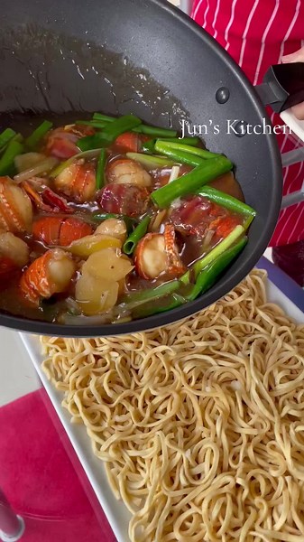 Jun’s Kitchen (@juns.kitchen) - Ginger and shallot lobster tails over Yee Mein (egg noodles). #junskitchen #comfortfood #homecook #yummy #cantonesefood #gingerandshallotlobster