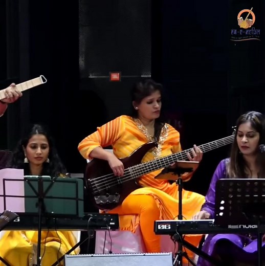 Huzure Wala / हुजूर-ए-वाला, जो हो इज़ाजत | Asha Bhosle, Minoo Purshotam | Shifa Ansari, Prajakta Satardekar | Mere Geet | Rang E Mehfil | Rang E Mehfil #newrelease #fblifestyle #love #song #viral #post #music #video All credit goes to rightful owners none of the clip belongs to this page. | Mere Geet