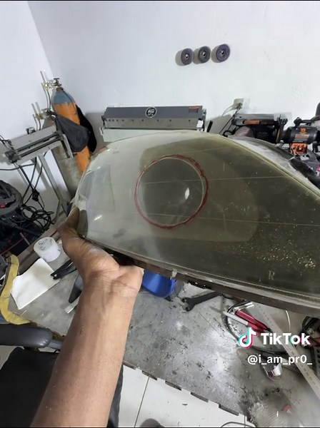 Custom 4-inch to 3-inch cold air ram pipe routed through Honda Ek4 Headlight for those days of Sprited driving. 🚗💨 Engine: Honda B-Series Done in-house here at Peterkin Engineering PRO. 🇯🇲 #custom #intake #coldairintake #vteckickedinyo #honda #ek4door #🇯🇲 #selftaught #onepro #jamaica #stilllearning #stayhumble