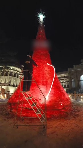 Why This Beautiful Glass Tree Gets Destroyed Every Year