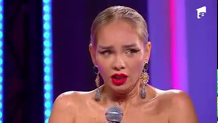 4.8M views · 10K reactions | Maria Constantin a avut parte de cea mai frumoasă SURPRIZĂ, după săritura de la 7 metri!  | Splash: Vedete la apă | Facebook