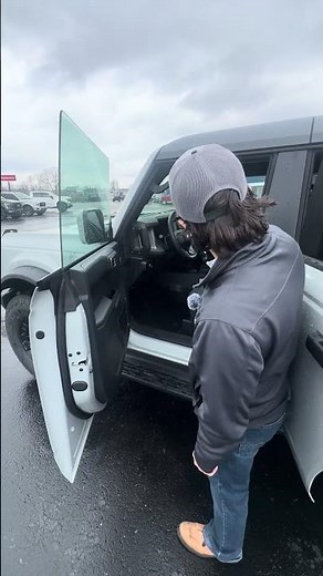 Walkaround of a 2026 Ford Bronco with Peyton. #ford #bronco #bronconation #offroading #offroad #ford