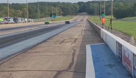 41K views · 332 reactions | Blown Mopar vs Nitrous Mopar #longsmokeyburnouts #sidebysideracing #raceday #dragracing #nitrous #blower #cars #automotive #moparornocar #mopar #moparnation #dragcars #bigtires #dragcar #funnycarchaos | Chicago Wiseguys | Facebook