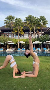 Yoga đôi cùng mẹ bầu và cô giáo Slina Yoga 🤰🏻🧘🏻‍♀️ #phuongtrinhjolie #slinayoga #yoga #yogatwins #yogacouple #pregnant | Phương Trinh Jolie