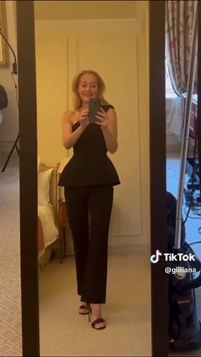 Gillian Anderson: Insights on Learning and Career