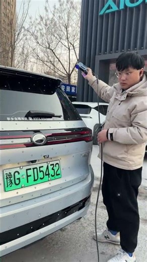 Advanced blue light technology enables our 3D scanner to capture high-quality data on shiny