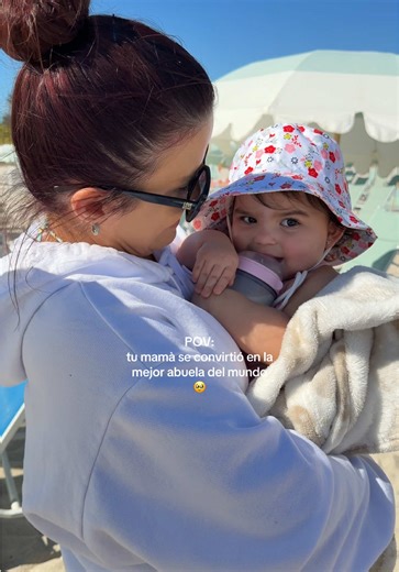 Alicia no lo sabe pero está viviendo recuerdos que llevará en su corazón por siempre 💗✨ Mami eres la abuela más amorosa y dedicada del mundo entero! Gracias por tanto eres tan increíble que me sigues cuidando a mi tal cual cuidas a Alicia! Te amamos hasta el infinito ♥️♥️♥️♥️ #momsoftiktok #grandma #tiktokmom #fyp #viral