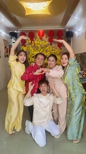 Về nhà nơi cha mẹ vẫn trông mong…Mình cùng trao nhau lời chúc yêu thương - Tết ơi Tết à ! Tết là phải đi về nhà 🥰🩷 | Châu Ngọc Tiên