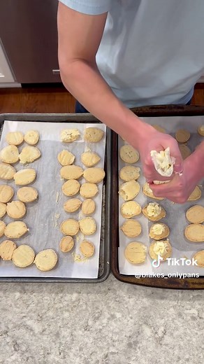 Easy Macaroon Recipe #macarons #macaronrecipe #bakingvideo #foodvideo #homemade