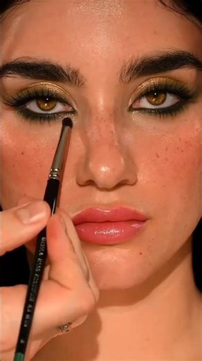 Smokey eye makeup tricks for beginners #shorts #makeup #beauty