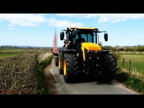 JCB Fastrac 4220 with Forestry Trailer.