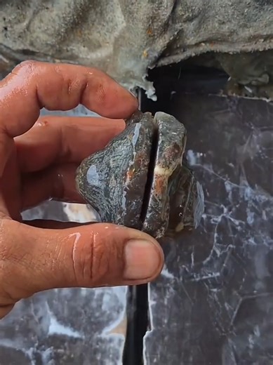 Expert Stone Cutting Techniques Demonstrated