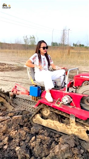 🔥 Girl Operating Farming Trencher Machine 🚜 | Amazing Field #FarmingMachine #USAviral #GirlPower
