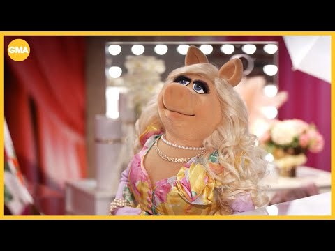Miss Piggy talks 'The Muppet Show'