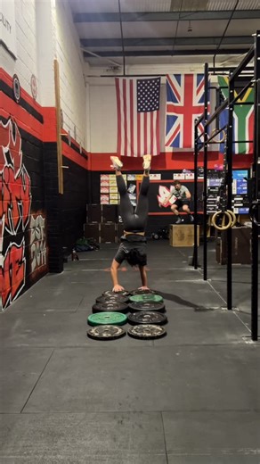 A gymnastics Friday, handstand ramp (sort of), muscle ups, chest to bar and skin the cat :))) working towards pull overs now and ring muscle ups using @frog_grips #crossfit #gymnastics #muscleup #handstand #handstandwalk #skinthecat | rubeslifts