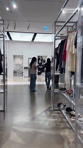 Jennie spotted in Seoul with Fai Khadra and Deb