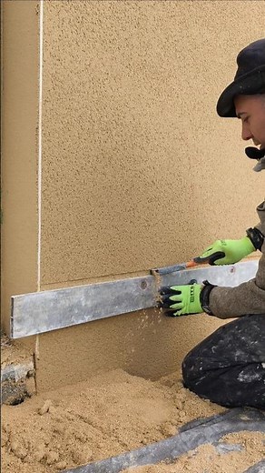Facade renovation with sponge and scraper finish #decoration