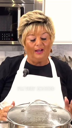 Antoinette’s Italian Kitchen on Instagram: "Mussels Marinara in 60 Seconds 🇮🇹 Let’s GO! Share With A Friend ❤️🧑‍🍳❤️ Make dinner extra special tonight with my authentic Mussels Marinara! 🎉🎉 Fresh garlic and parsley simmered in tomato sauce and extra virgin olive oil, this flavorful dish is sure to be a hit! 🇮🇹 This clip is from my YouTube series “Cooking With Love” 💕 Click the Link in my Bio, Go To YouTube, Cooking With Love (Episode 5) to watch the Full Video ⏯️ Italian Mussels Marinara