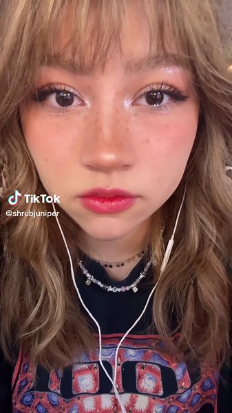 nothing makes me cry more than my wifi not working i hate ethernet i hate wifi i hate at&t or spectrum idk which i have i just want to stream wa #junipershrub