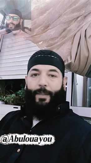 أخرجه أبو داود ، والترمذي ، والنسائي ، وابن ماجه ، حديث أوس بن أوس قال : قال رسول الله صلى الله عليه وسلم : من غسل يوم الجمعة واغتسل، وبكر وابتكر، ومشى ولم يركب، ودنا من الإمام واستمع، ولم يلغ كان له بكل خطوة عمل سنة أجر صيامها وقيامها . | Ismail Behi-إسماعيل باهي/ جسور الرحمة وزرع الإيجابيات في زمن السلبيات