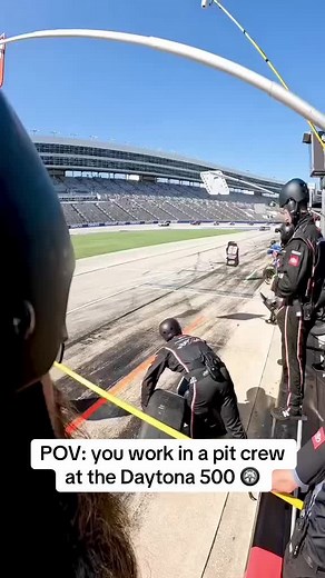 Daytona 500 Pit Crew Experience: What It's Like!