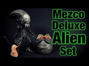 Mezco: Deluxe Alien Set Mezco Designer Series MDS Figure Review
