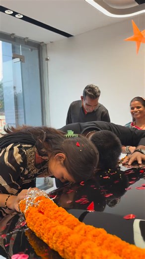 Narendra_Sarkar👇(Chandra Ji 🙏) on Instagram: "Maa La Ab Car Ma Ghumaha 🥰"