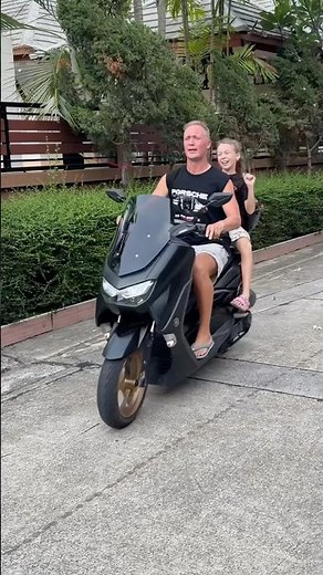 HOW TO SIT ON A MOTORCYCLE?