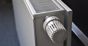 How to get rid of the dust behind the radiator: a genius lifehack