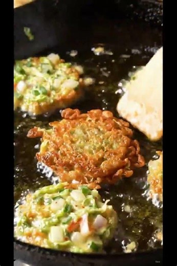 Crispy Spanish Cabbage Fritters Recipe | Buñuelos de Repollo Tradicionales #shorts