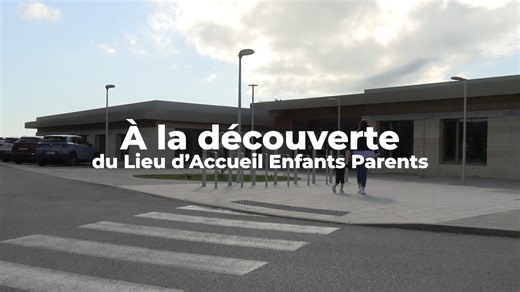 🎥 Le LAEP, un espace pour grandir ensemble Projet de notre territoire : Enjeu 3 : Pour un Pays d'Opale solidaire et social Les Lieux d’Accueil Enfants-Parents (LAEP) du Pays d’Opale accueillent gratuitement parents et enfants de moins de 6 ans, sans inscription ! 👇 Faites connaissance avec ces lieux en vidéo ! Familles du Pas-de-Calais #paysdopale #LAEP #parentalité #petiteenfance #lienparentenfant #grandirensemble | Communauté de Communes Pays d'Opale