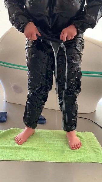 Never wear a sauna suit for extreme weight loss