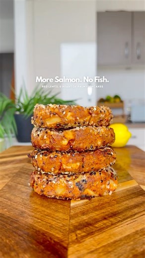 Wholesome, flaky, flavourful 🐟 this is my go-to fishcake recipe, without the fish 💛