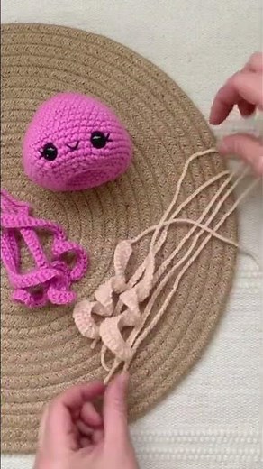 Making a #crochet Jellyfish! | Easy Amigurumi Ideas