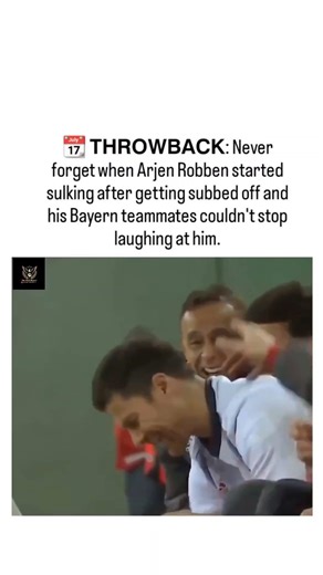 Remember when Bayern teammates couldn't stop laughing at Robben 🥶🥶