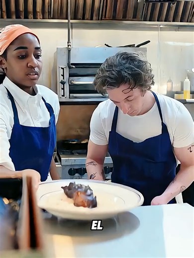 El chef principal salva el restaurante con una lata