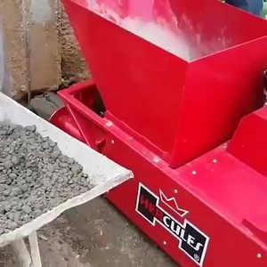 Curb laying machine. #civilengineering #theconstructor #construction #civil #engineering #civilengineeringworld #civilengineer #engineer #engineers #building #civilconstruction #constructionlife #engineeringlife #constructionworker | The Constructor - Civil Engineering Home