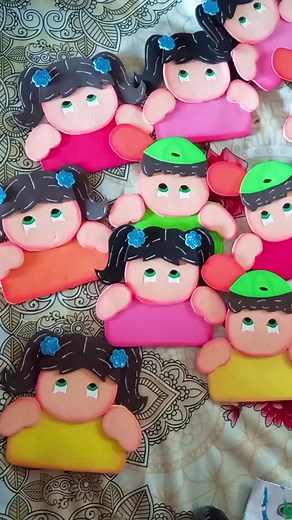 Distintivos creativos para el regreso a clases 2023