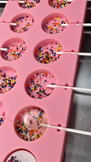 Custom Lollipops • Party & Event Favors on Instagram: "5 reasons to choose handmade isomalt lollipops 🍬✨ Beauty: each lollipop is a work of art. Transparency and unique shapes. Quality: made with natural isomalt, free from artificial additives and dyes. Personalization: names, logos, colors — we create lollipops to your order. Uniqueness: every lollipop is slightly different, because it’s handmade. Taste: delicate and light, with half the calories of regular sugar. Choose a treat that will make