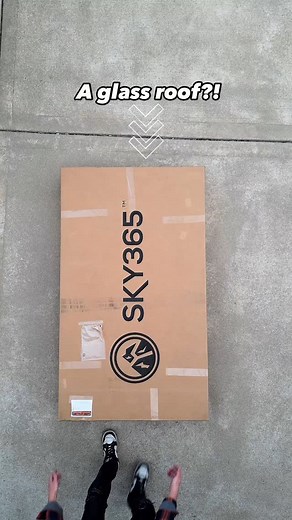How is this glass roof not an option from @jeep already?! Check out the NEW @sky365roof available for the JT and JL jeeps! This gives you an epic one piece, crystal clear, unobstructed view through your roof. Not made of plastic, and without the distortion that is often seen on the plastic alternatives. This glass is DOT approved and tinted to 20% so you aren’t being cooked by the sun. The design also maintains the rain gutter system so water doesn’t come pouring into your jeep and it utilizes t