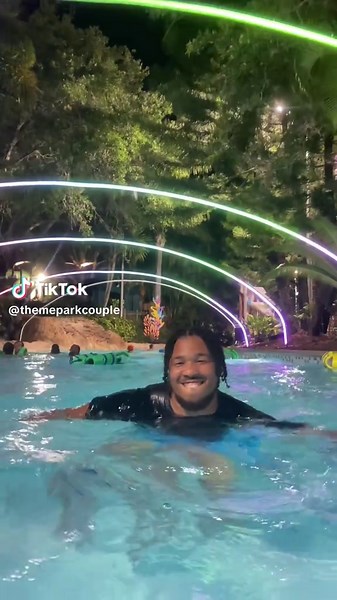 Experience Aquatica Orlando: Fun at the Water Park