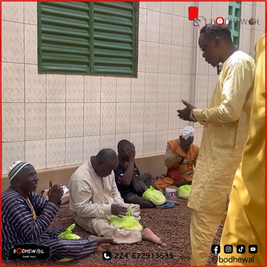 23K views · 1.1K reactions | Distribution des #vivres aux #personnes_vulnérables, pendant ce mois #saint_de_ramadan. L’퐎퐍퐆 퐖퐀퐋퐈퐃퐈퐀퐌퐀 s’est rendue dans quelques #mosquées de #Labé, ce #vendredi pour effectué la tâche au nom d’une de nos #partenaires (anonyme) sise en #Europe. https://youtu.be/5OotwpmljMI?si=vPwBPVFAgvLtOXUf #Contactez_nous: 622913535 ensemble rendons le monde plus vivable…. | 퐁퐎퐃퐇퐄퐖퐀퐋 | Facebook