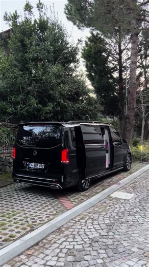 Experience Luxury Travel with Mercedes VIP Vito in Istanbul