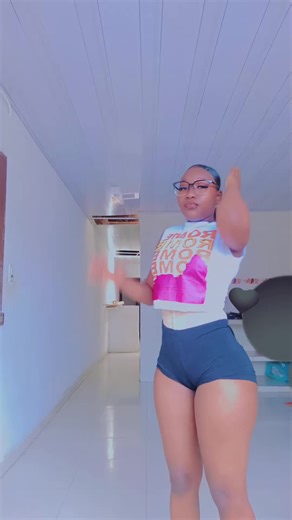 Videos de Andrea 🤎🥥🥥 (@andreasolis4452) con “sonido original - sara🍓”