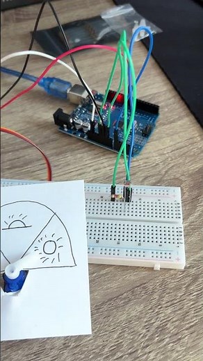 Brightness meter using photoresistor and servo on Arduino